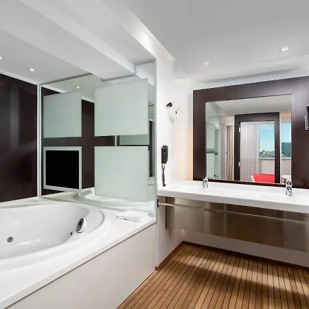 Novotel Centre 4*