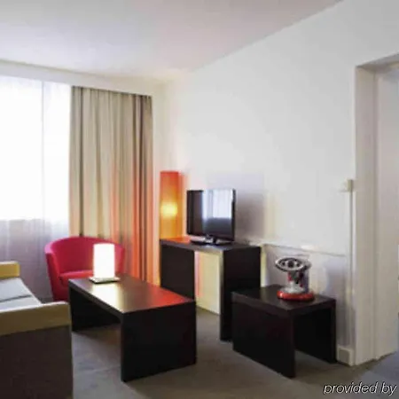 Novotel Centre Hotel 4*