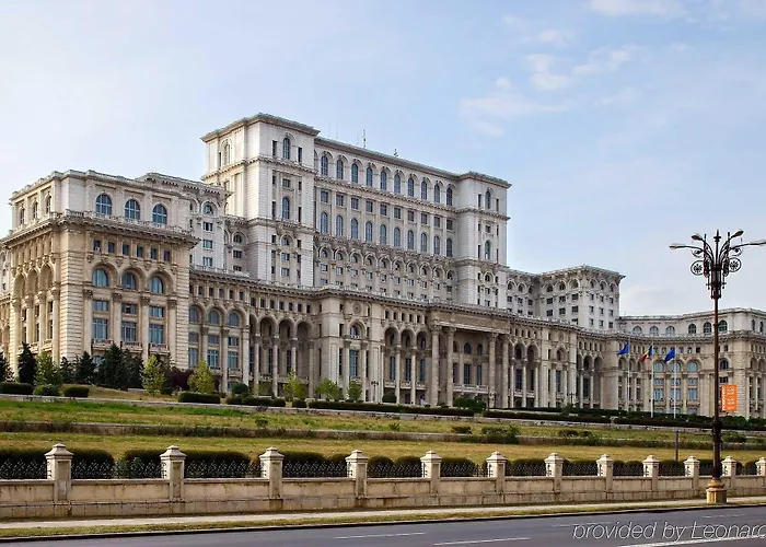 Novotel Centre Hotel 4*