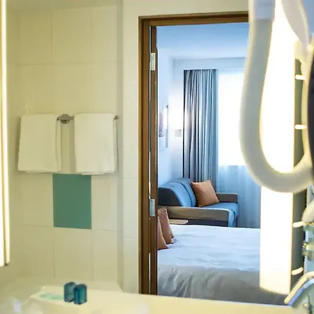 Novotel Centre Hotel 4*