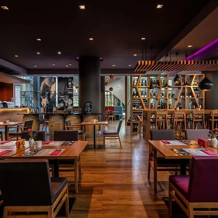 Novotel Centre Hotel 4*