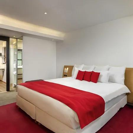 Novotel Centre Hotel