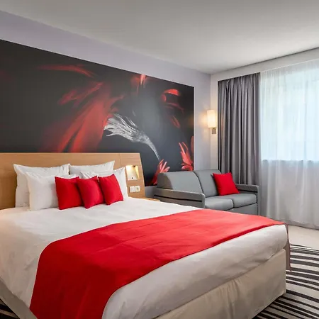 Novotel Centre Hotel 4*