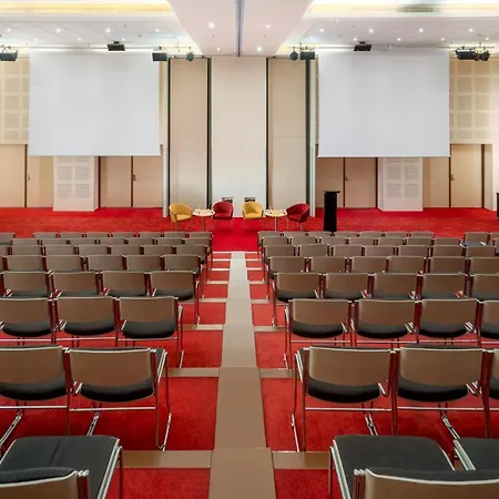 Novotel Centre Hotel 4*