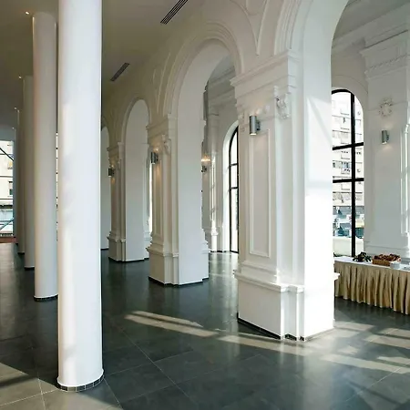 Novotel Centre Hotel 4*