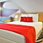Novotel Centre Hotel