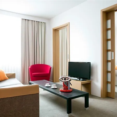 노보텔 시티 센터 4* 부쿠레슈티