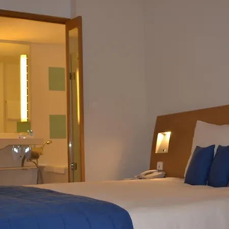 노보텔 시티 센터 호텔 4*