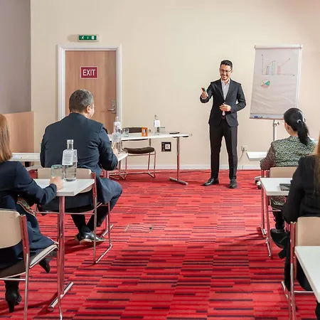 노보텔 시티 센터 부쿠레슈티