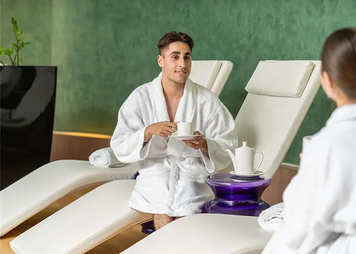 Novotel Centre Hotel 4*